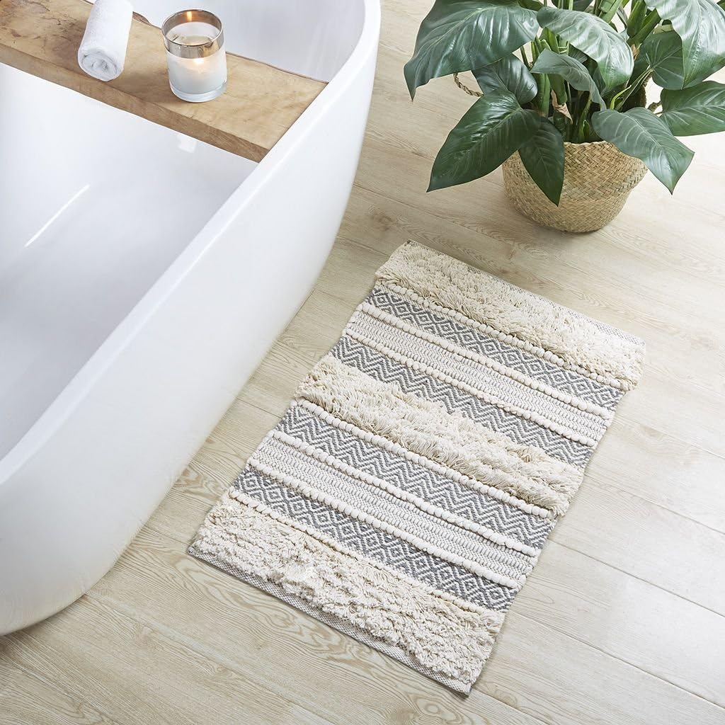 32" Ivory and Gray Cotton Striped Bath Rug