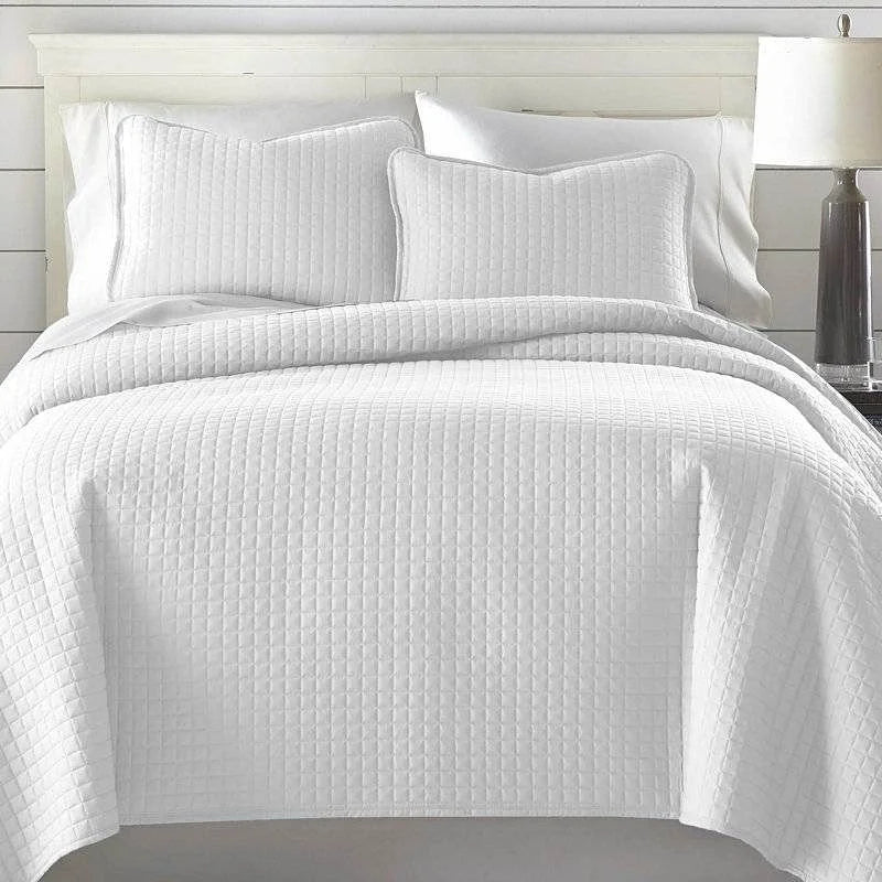 Full/Queen Lightweight White Ultra Soft 3-Piece Microfiber Quilt Set - Puck's Home Store