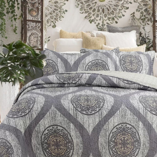 DaDa Bedding Rustic Grey Distressed Reversible Quilted Bedspread Set (SD16299)