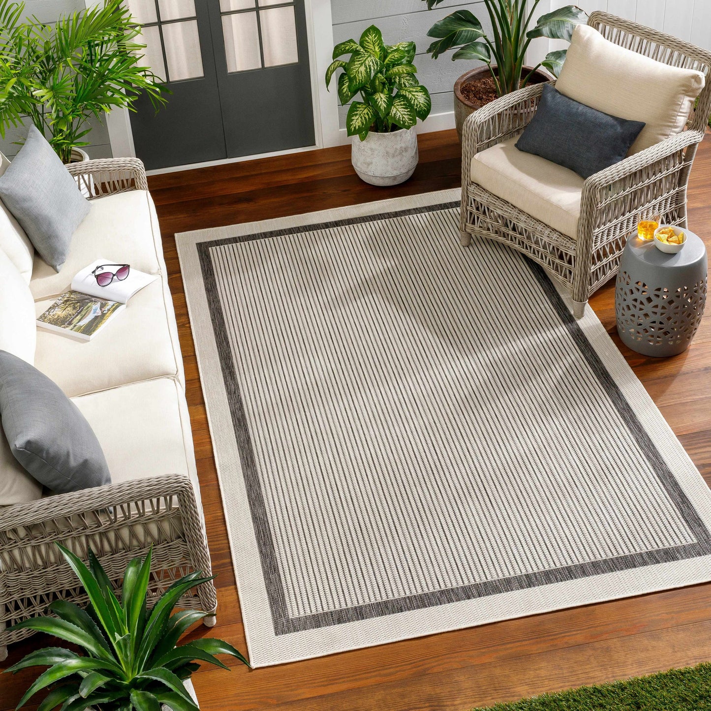 Hevel Black & White Area Rug - Clearance